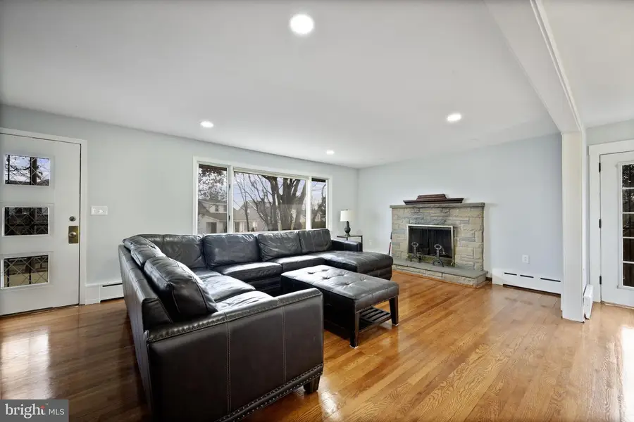 4001 Parkwood Ave, Baltimore, MD 21206 - Image #2