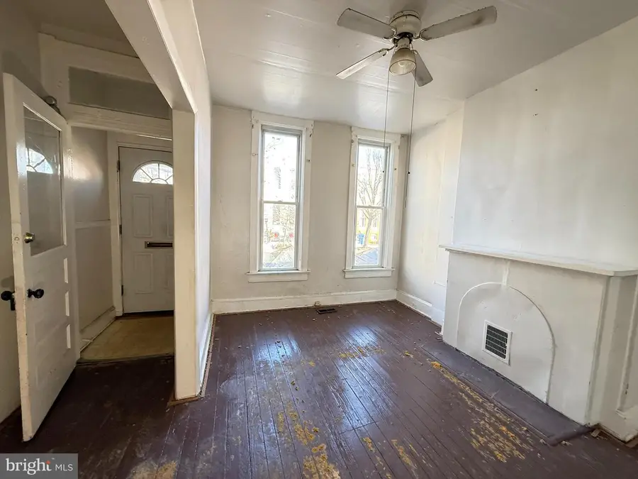 1552 N Carey St, Baltimore, MD 21217 - Image #2