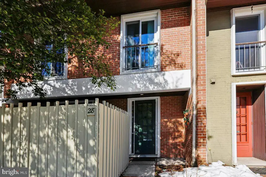 28 Bouton Green Ct, Baltimore, MD 21210 - #3