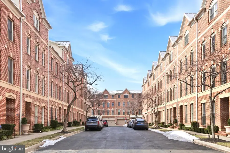 2612 Lighthouse Ln, Baltimore, MD 21224 - #2