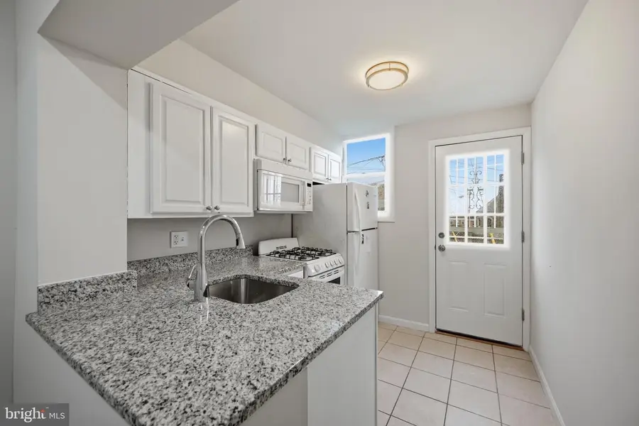 605 Lyndhurst St, Baltimore, MD 21229 - #3