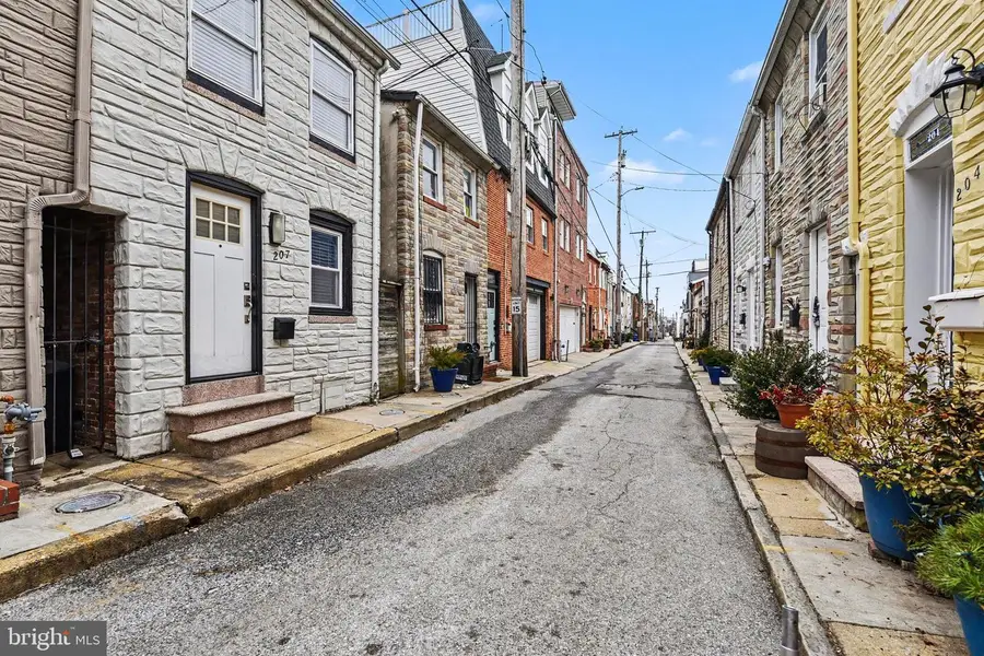 207 S Durham St, Baltimore, MD 21231 - #3