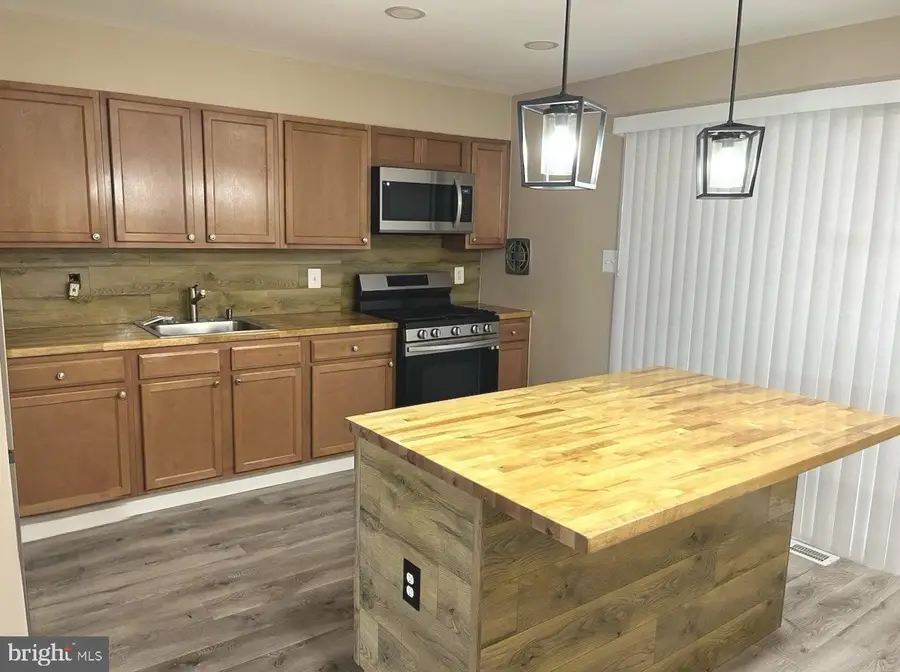 4865 Melbourne Rd, Baltimore, MD 21229 - #3