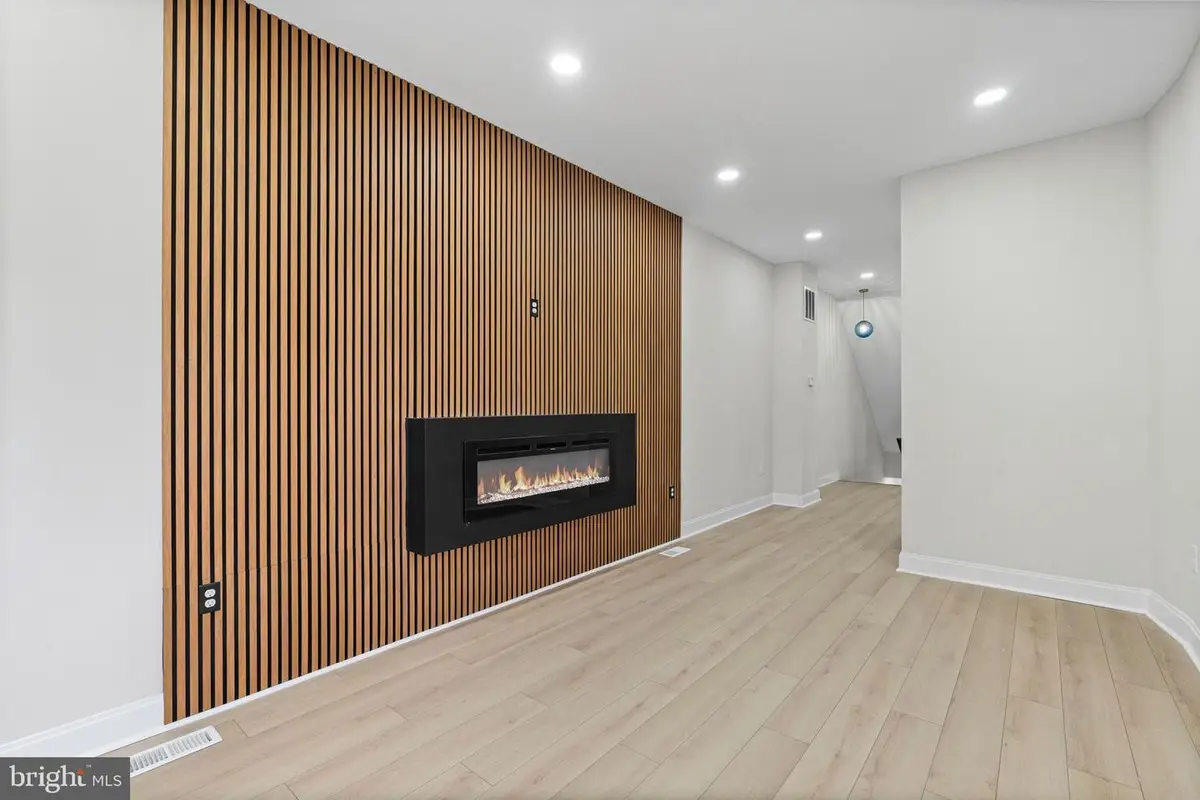 727 E 20th St, Baltimore, MD 21218 - #1