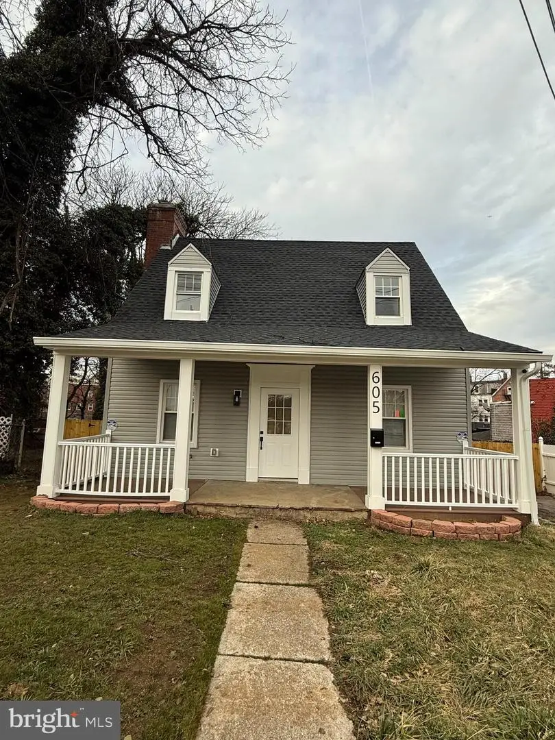 605 Walnut Ave, Baltimore, MD 21229 - #1