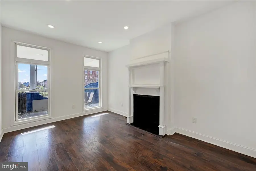346 E 25th St, Baltimore, MD 21218 - #3