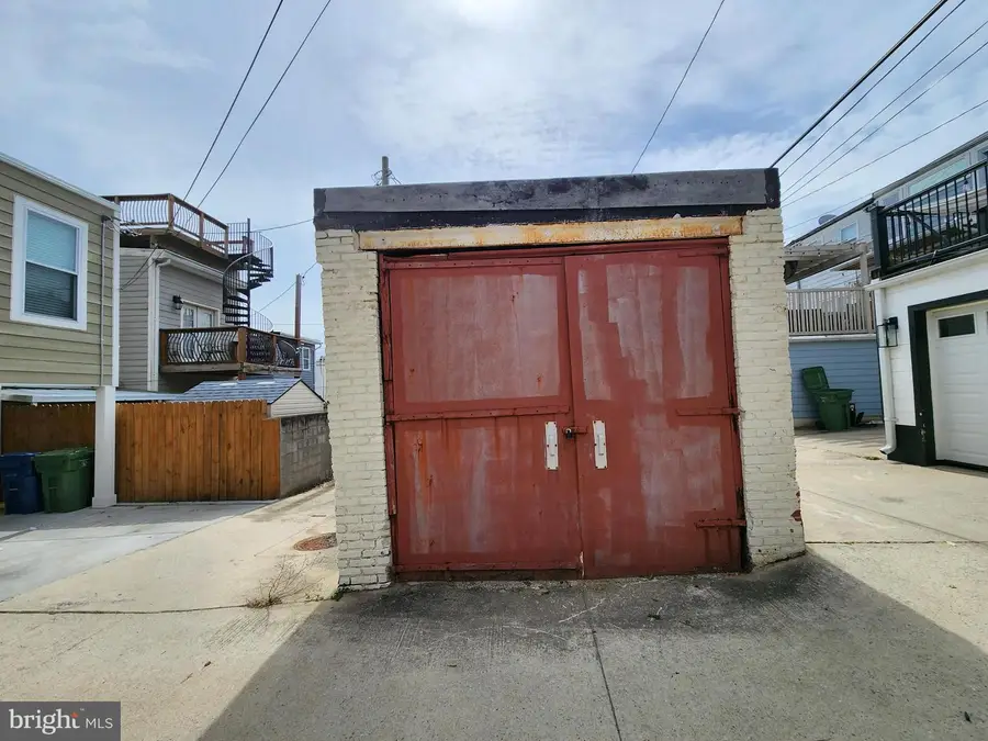 Garage On S Conkling, Highlandtown, MD 21224 - #3