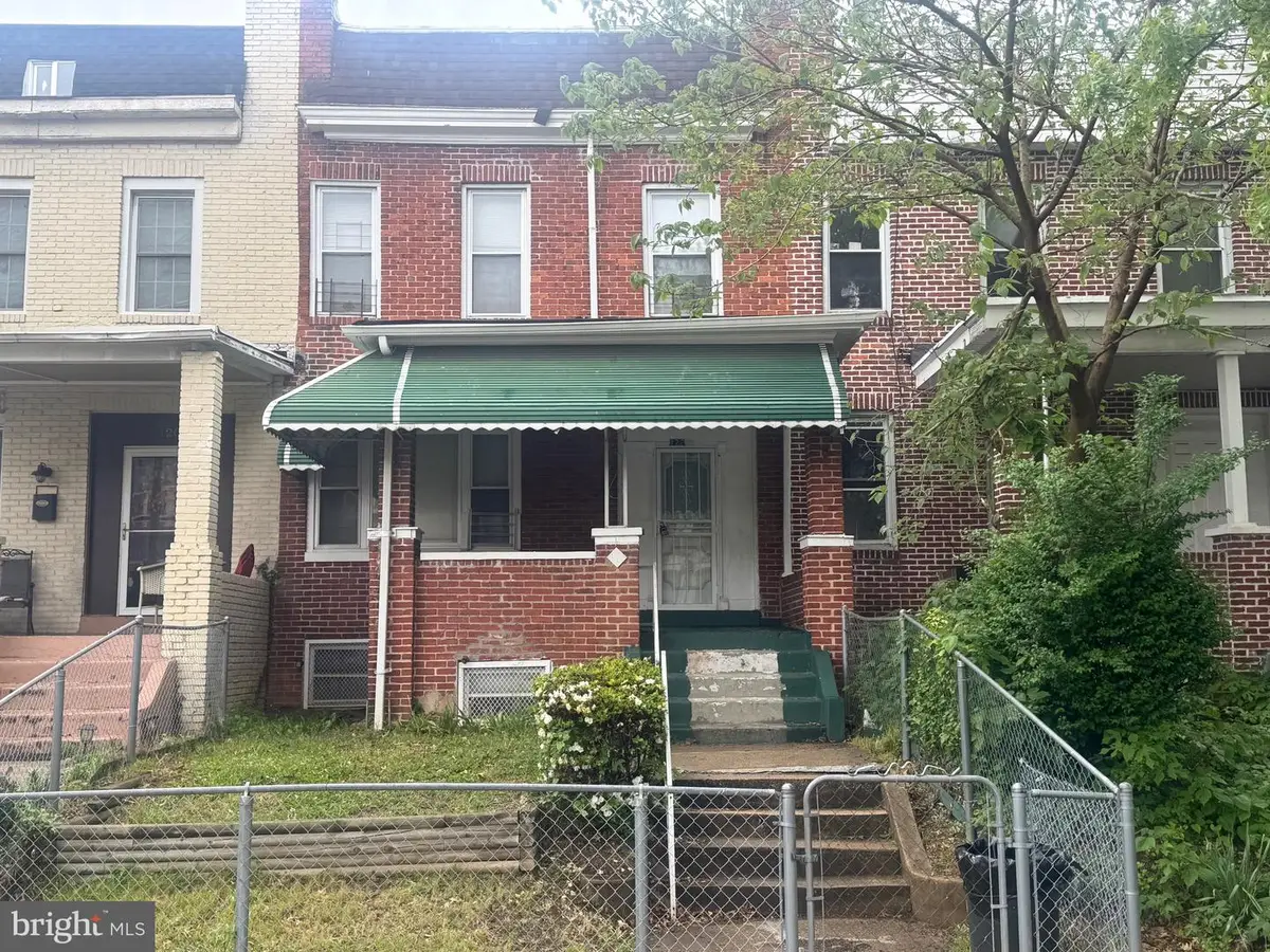 122 Hilton St, Baltimore, MD 21229 - #1