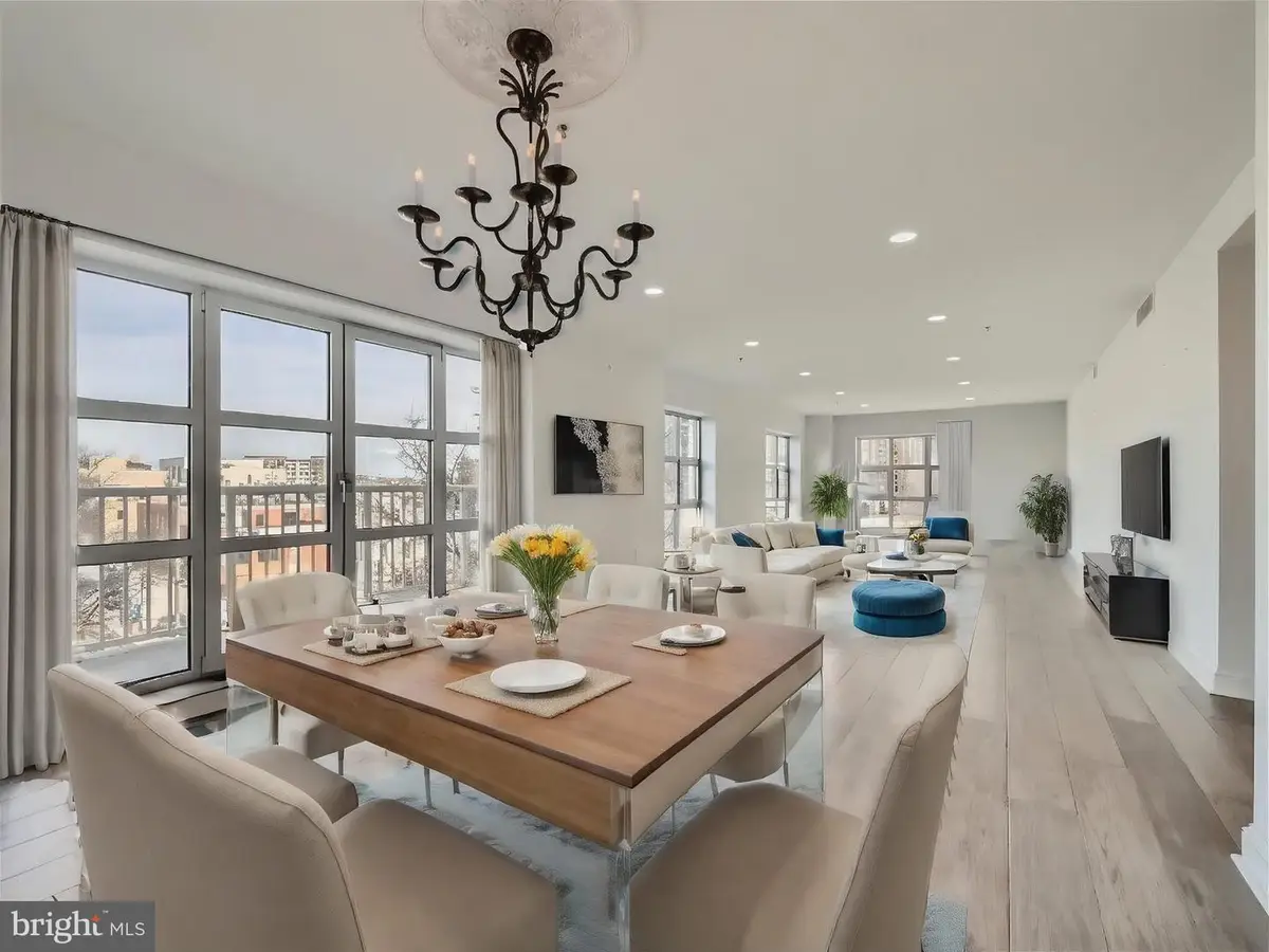 250 President St #211, Baltimore, MD 21202 - #1