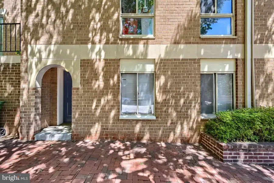 140 W Barre St, Baltimore, MD 21201 - #2