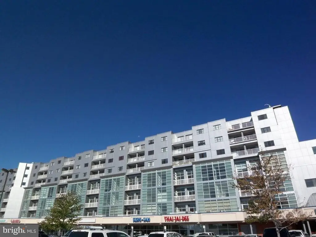 2702 Lighthouse Pt E #516, Baltimore, MD 21224 - #1