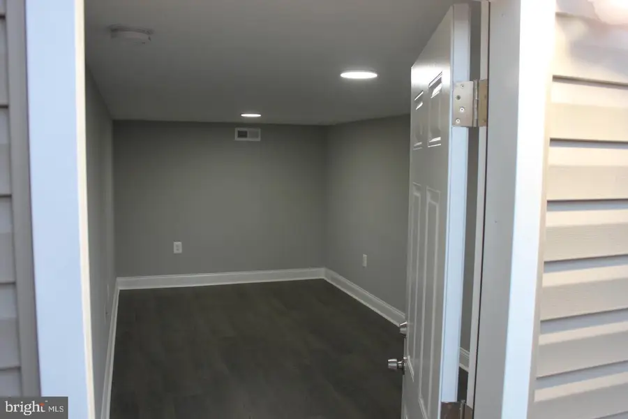 727 Mount Holly St, Baltimore, MD 21229 - #3