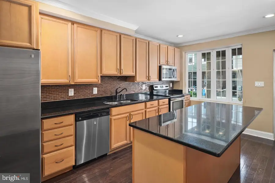 118 Burnett St, Baltimore, MD 21230 - #3