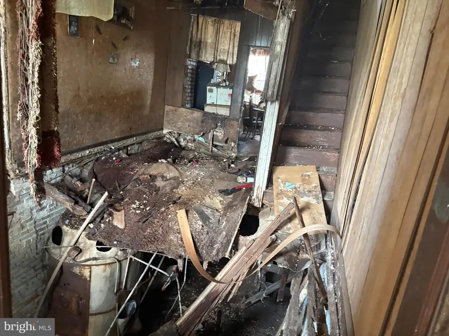 1913 Herbert St, Baltimore, MD 21217 - #3