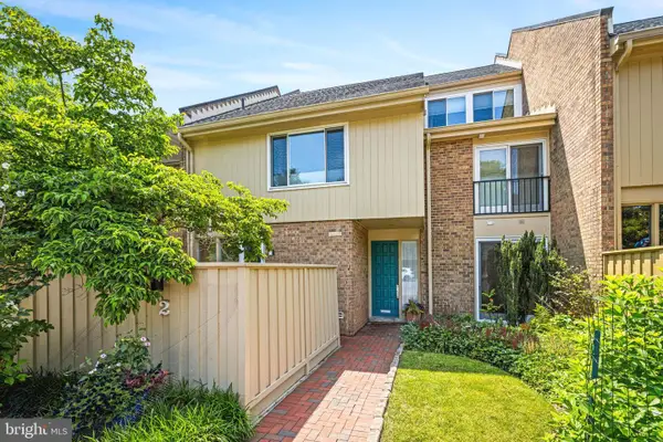 2 Roland Mews #r52, BALTIMORE, MD 21210