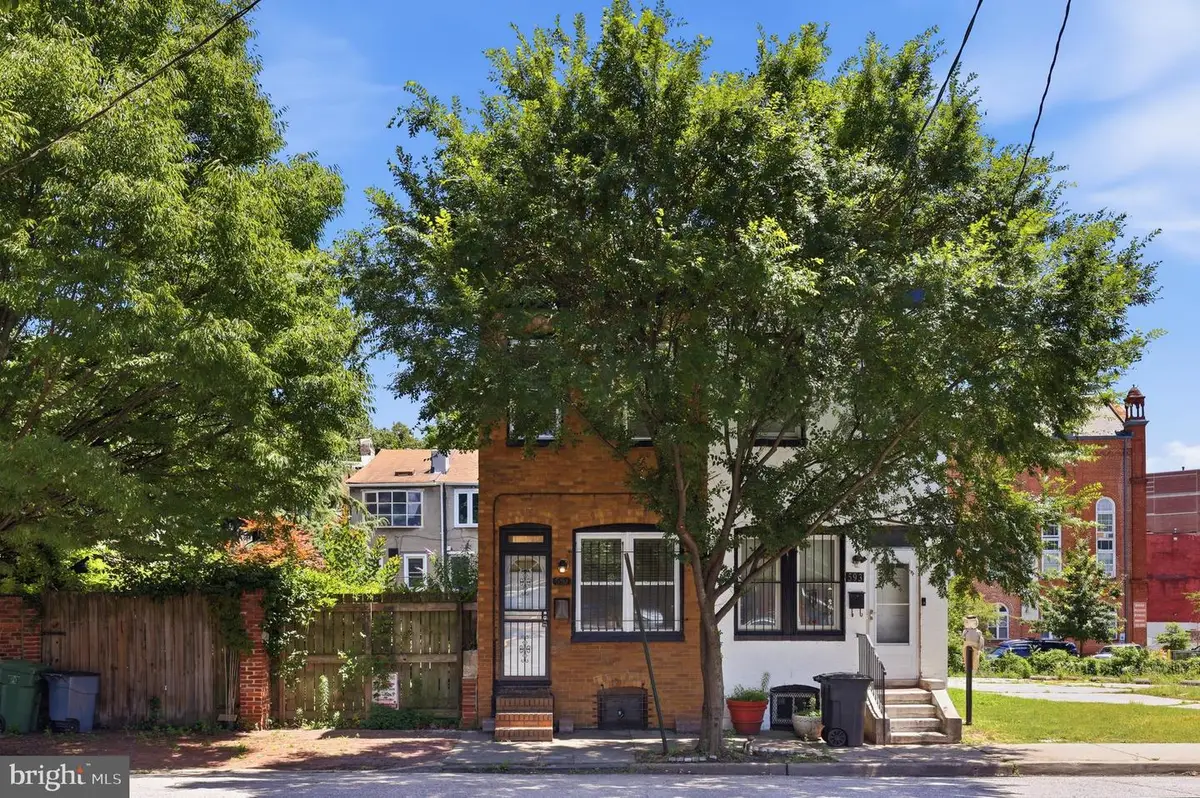 591 Orchard St, Baltimore, MD 21201 - #1