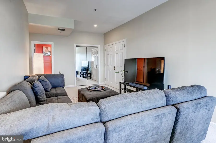 10 E Lee St #2103, Baltimore, MD 21202 - #3