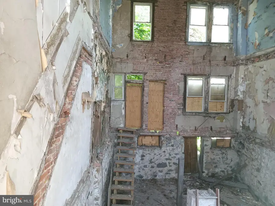 2804 Waldorf Ave, Baltimore, MD 21215 - #2