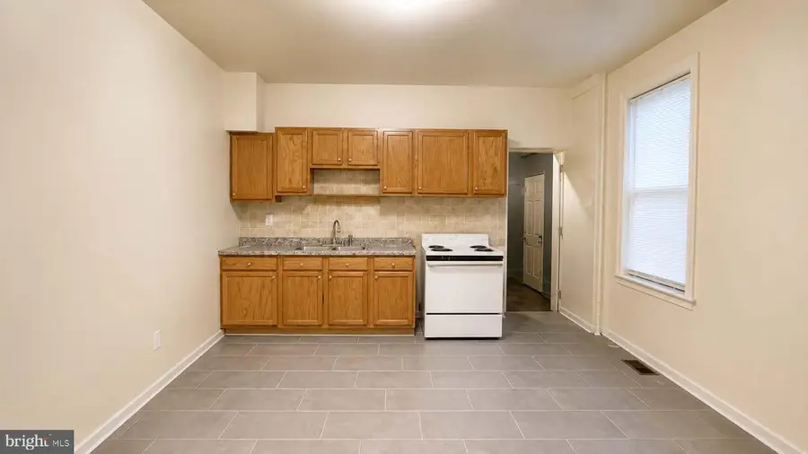 2646 Hoffman St, Baltimore, MD 21213 - #3