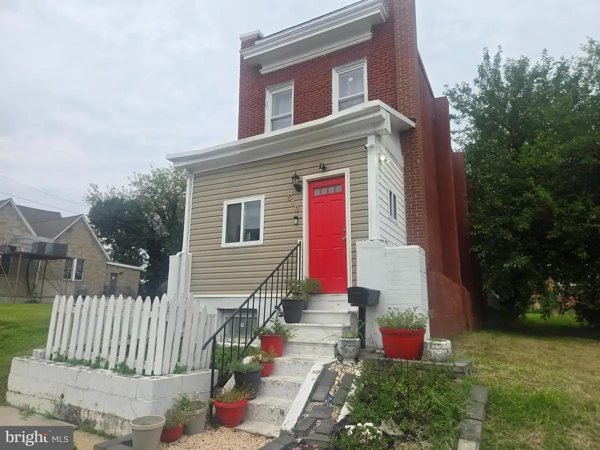618 Cokesbury Ave, Baltimore, MD 21218 - #1