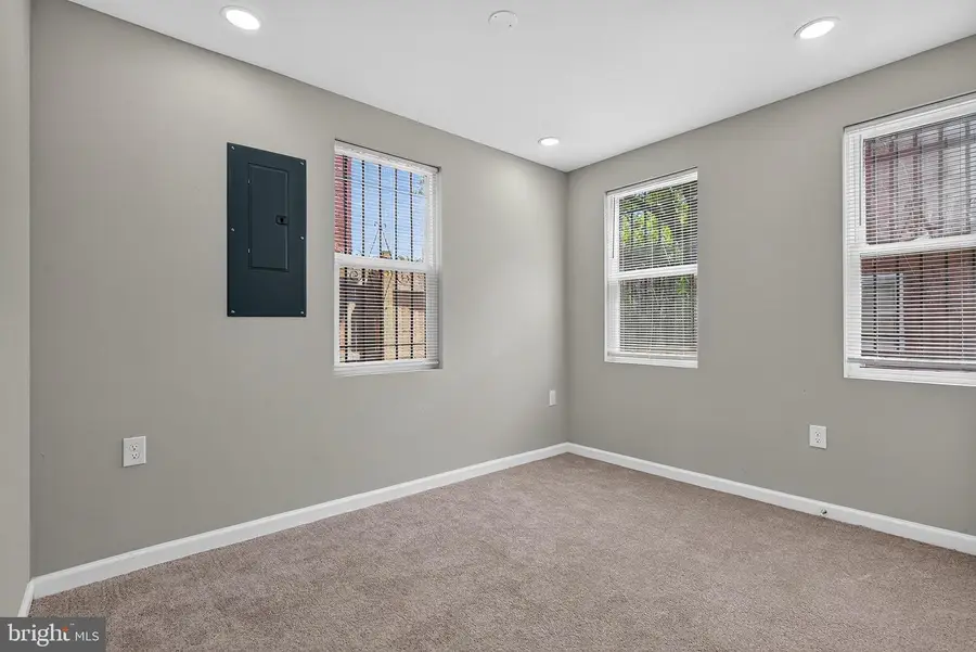 325 S Monroe St, Baltimore, MD 21223 - #3
