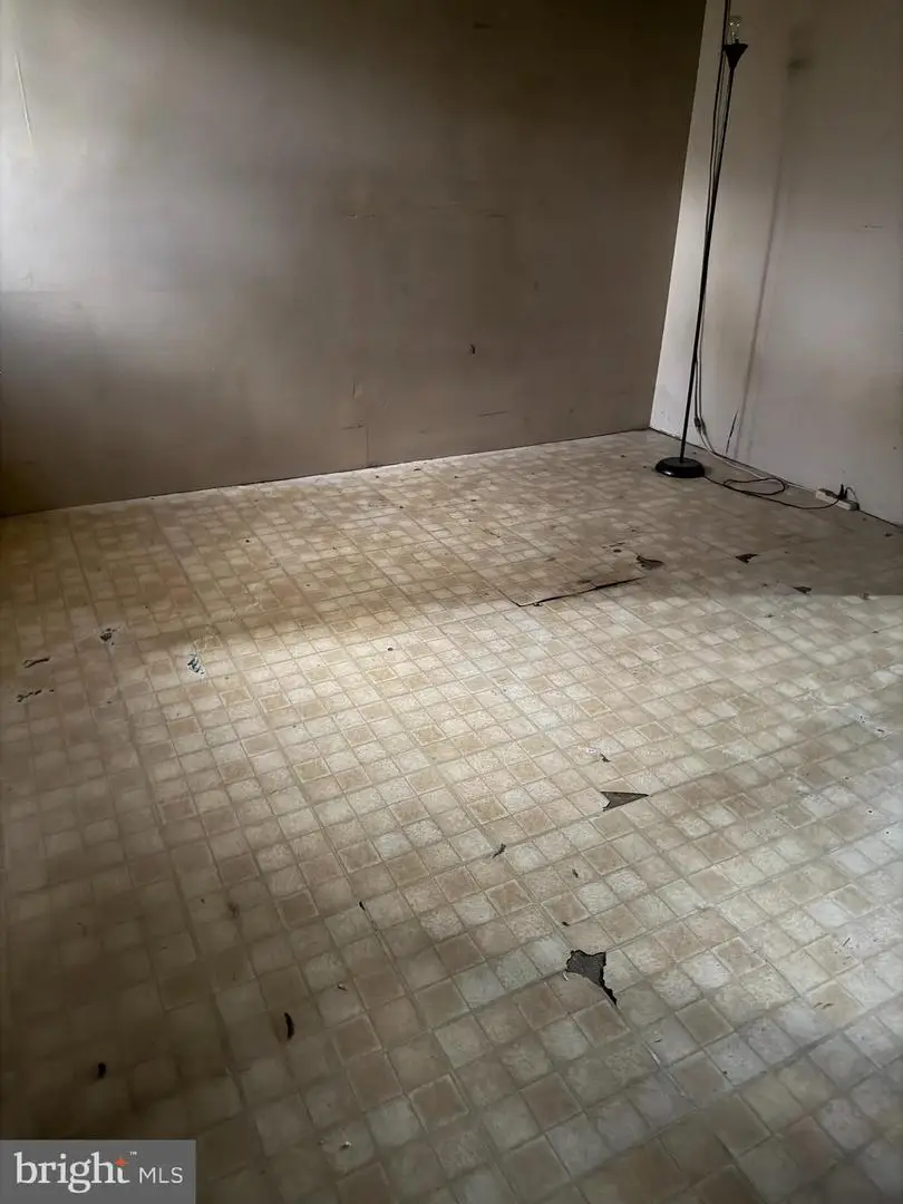 3726 Greenvale Rd, Baltimore, MD 21229 - #2