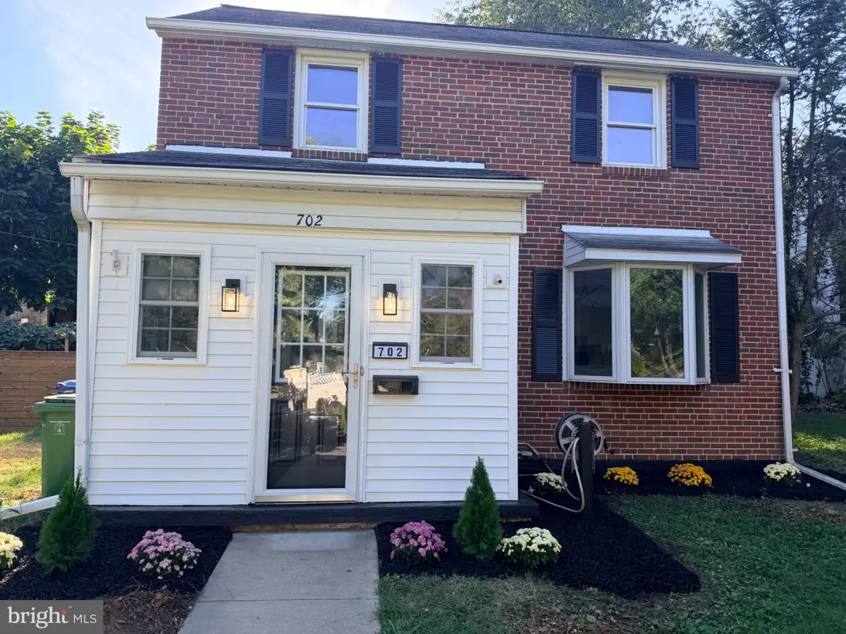 702 Devonshire Rd, Baltimore, MD 21229 - #1