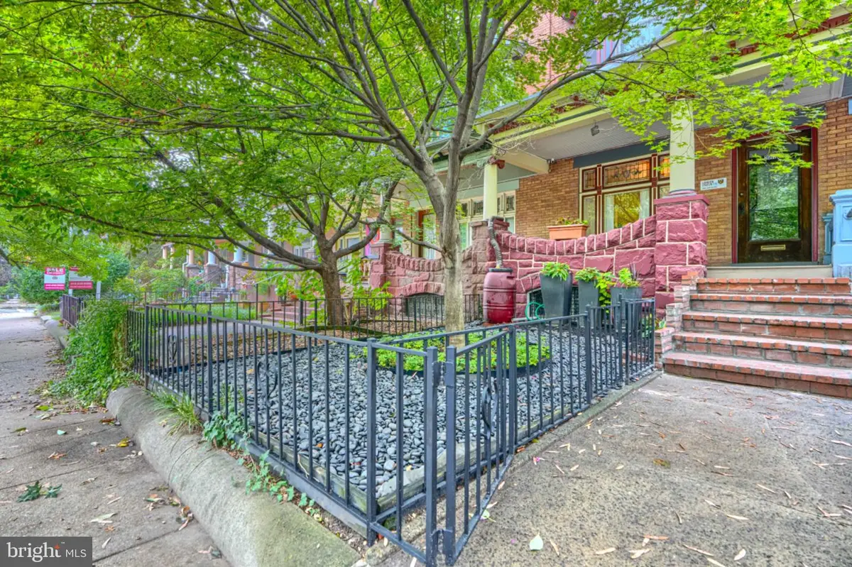 2710 N Calvert St, Baltimore, MD 21218 - #1