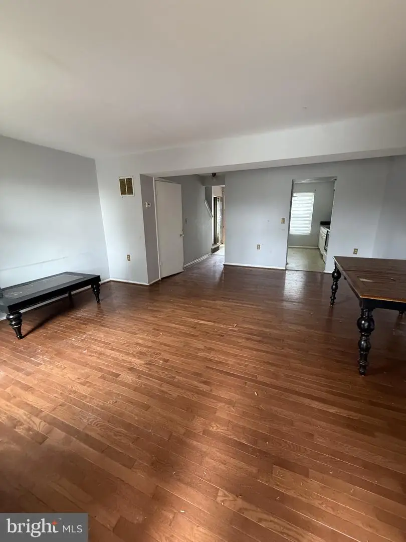 807 Showell Ct, Baltimore, MD 21202 - #2