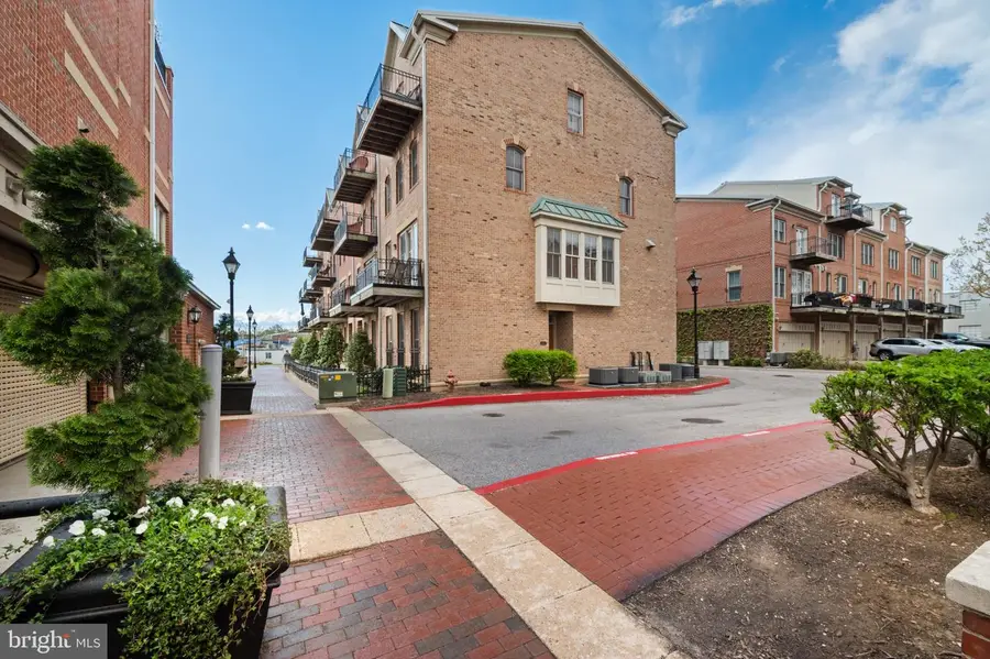 2323 Boston St #6, Baltimore, MD 21224 - #3