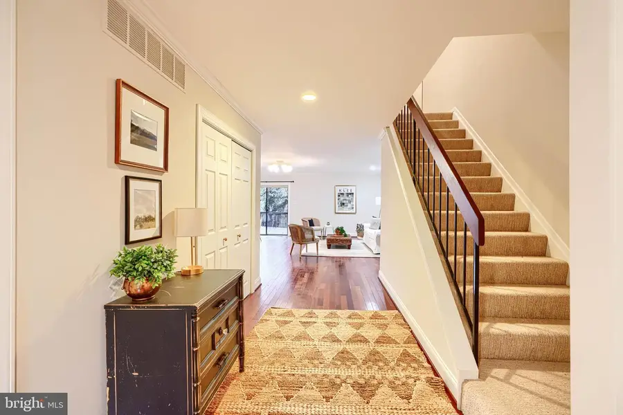 8223 Ruxton Crossing Ct, Towson, MD 21204 - Image #2