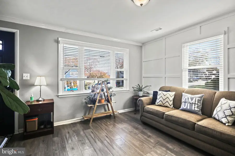 323 Oberle Ave, Essex, MD 21221 - Image #3