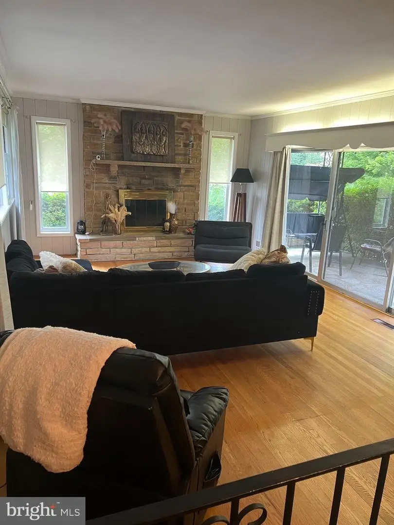 1201 Wisteria Dr, Catonsville, MD 21228 - Image #3