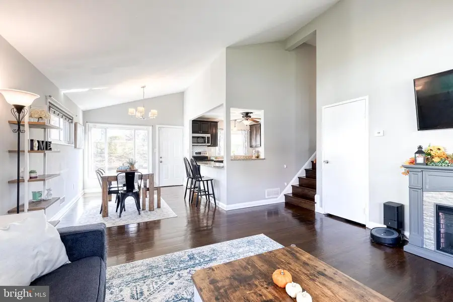 913 Marksworth Rd, Catonsville, MD 21228 - Image #3