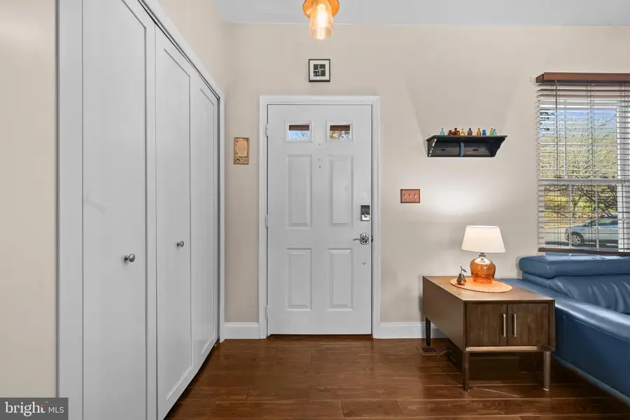 630 Marianne Ln, Baltimore, MD 21228 - Image #2