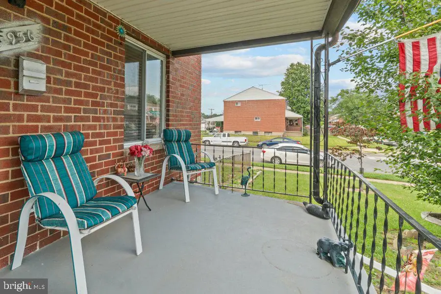 936 Foxcroft Ln, Essex, MD 21221 - Image #3