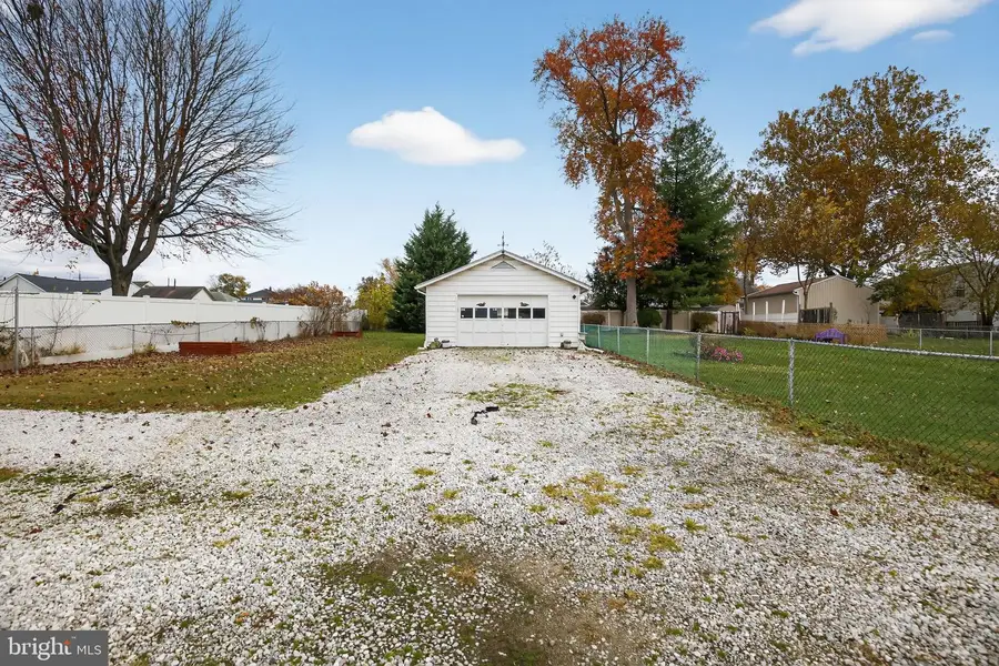 21 N Hawthorne Rd, Middle River, MD 21220 - Image #3