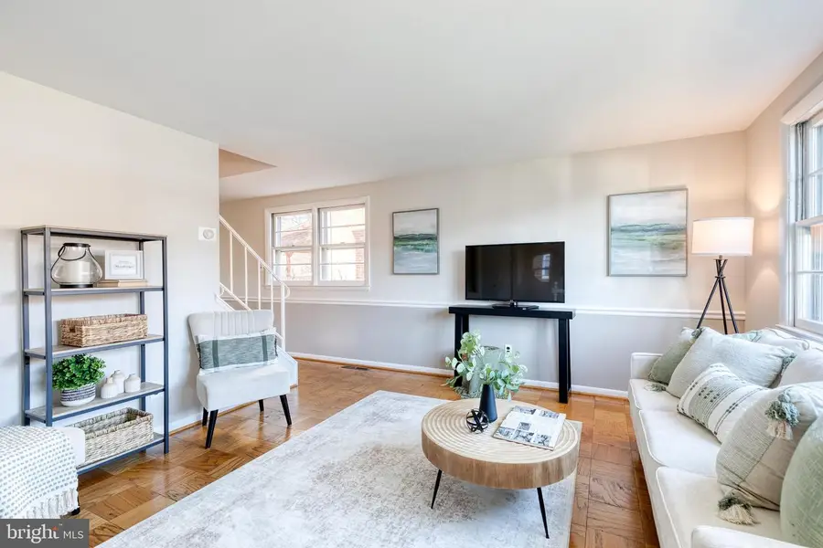 957 Circle Dr, Halethorpe, MD 21227 - Image #3