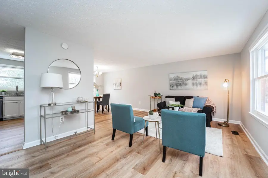 6922 Pinecrest Rd, Catonsville, MD 21228 - Image #2