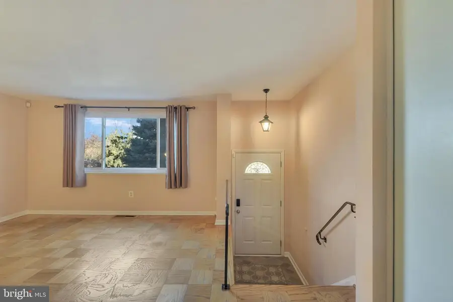 1029 Regina Dr, Baltimore, MD 21227 - Image #2