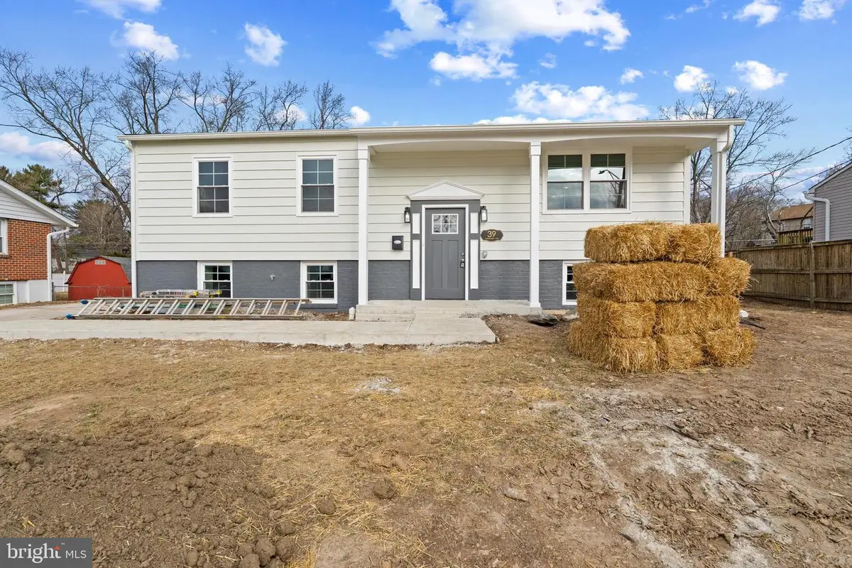 39 Greenview Ave, Reisterstown, MD 21136 - Image #1