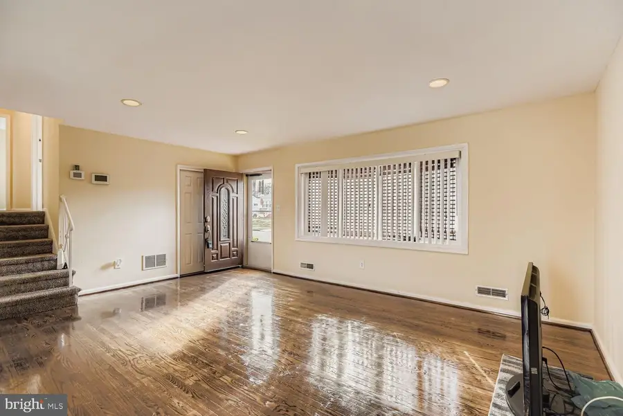 8504 Fieldway Dr, Randallstown, MD 21133 - #2