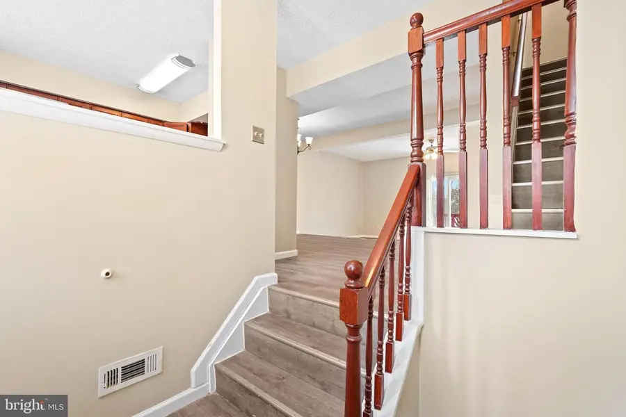 18 Rachel Ct, Owings Mills, MD 21117 - Image #2