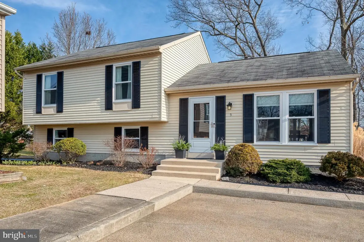 5 Wragby Ct, Perry Hall, MD 21128 - #1