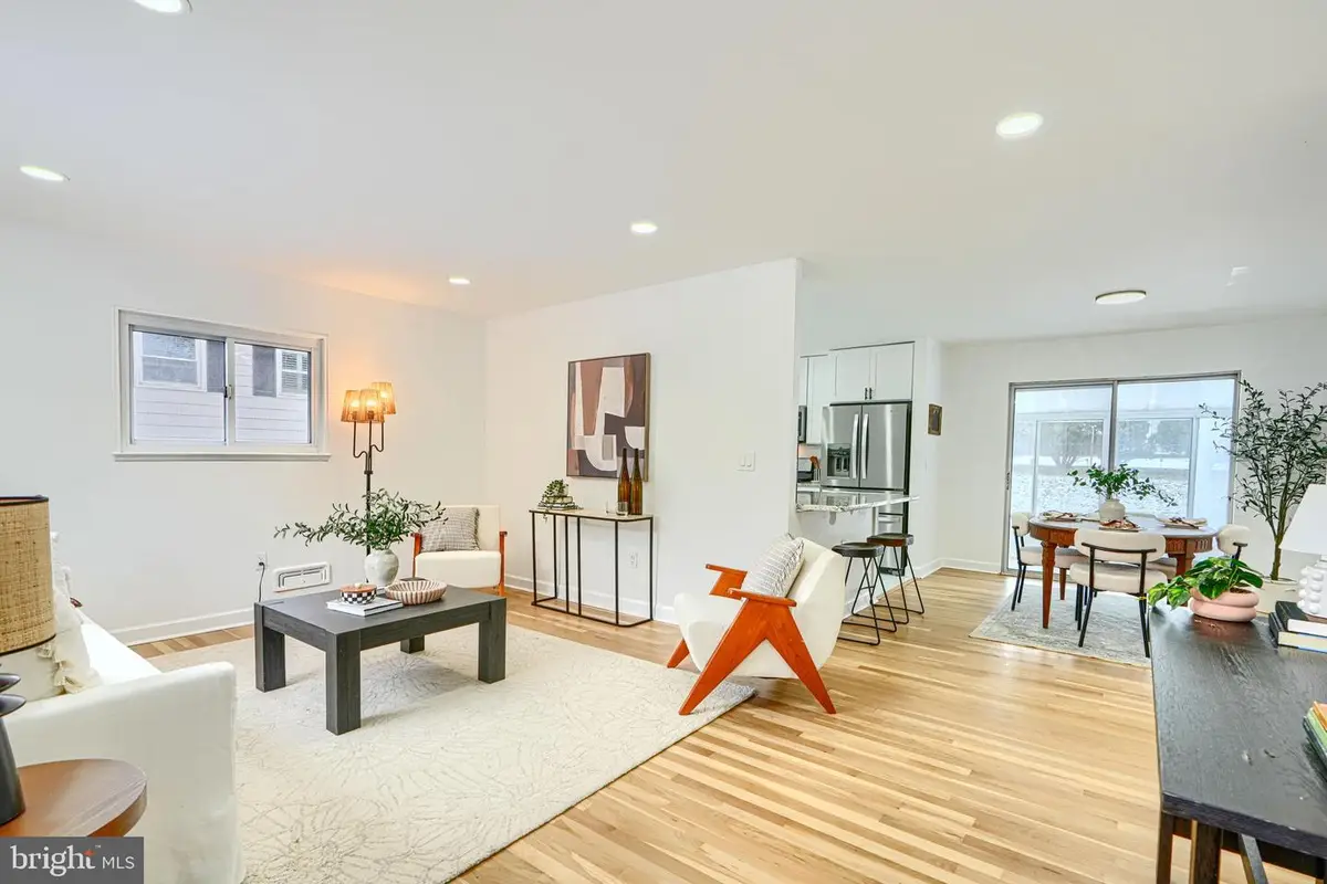 6112 Chesworth Rd, Baltimore, MD 21228 - Image #1