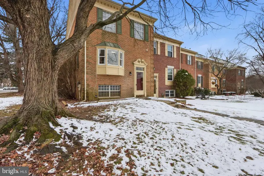 2 Valley Crossing Cir, Cockeysville, MD 21030 - Image #2