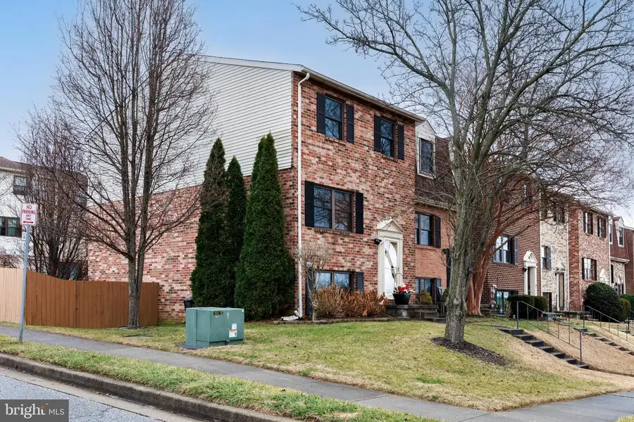 33 Badger Gate Ct, Baltimore, MD 21228 - Image #2