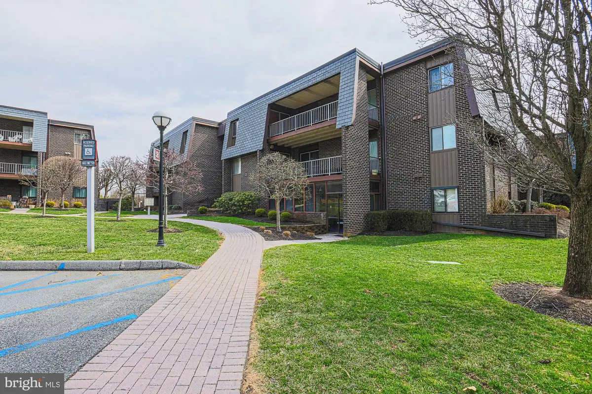 2 Stonehenge Cir #9, Pikesville, MD 21208 - Image #1