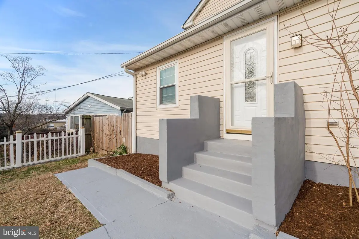 104 Ridge Ave, Baltimore, MD 21227 - #1