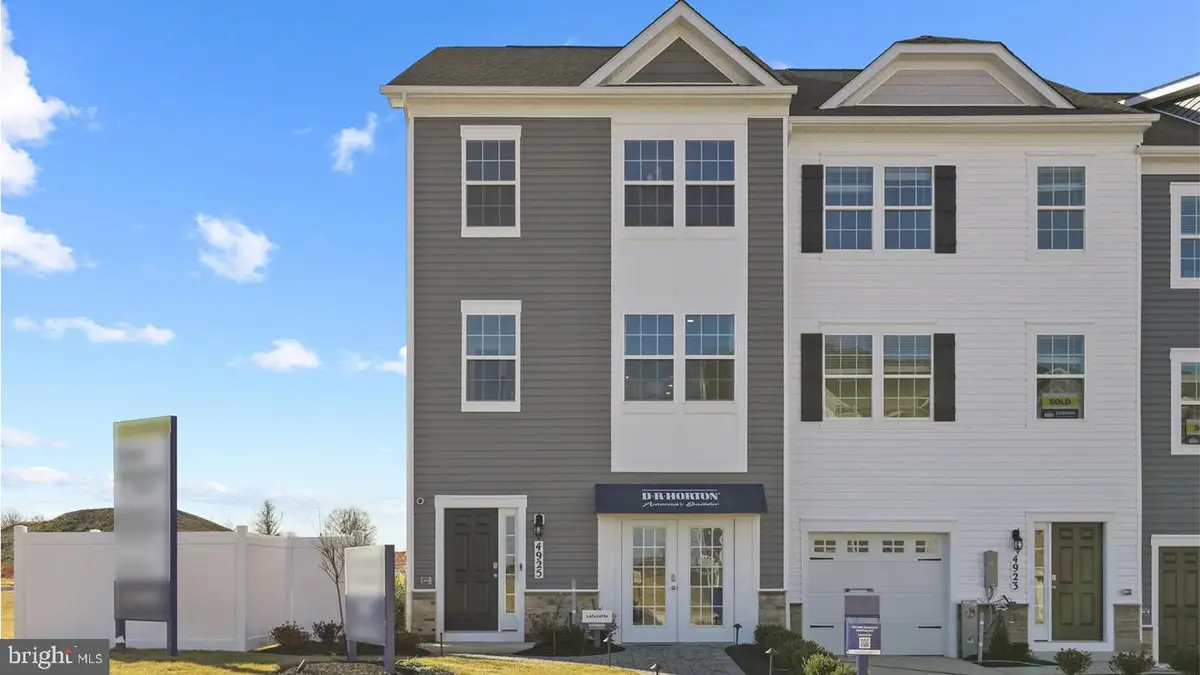 5030 Silver Oak Dr, Rosedale, MD 21237 - Image #1